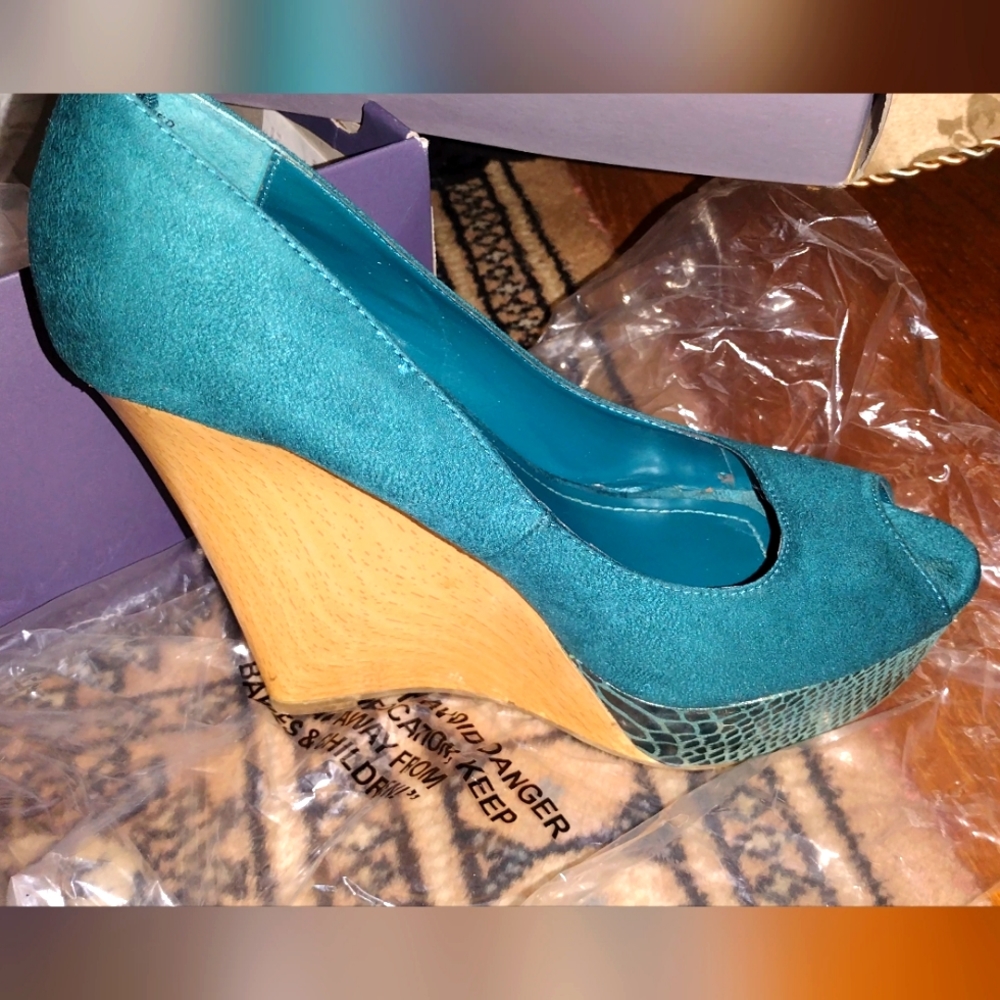 Jennifer Lopez heels